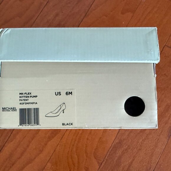 Michael Kors MK Flex Kitten Pump Black Patent - Picture 9 of 9